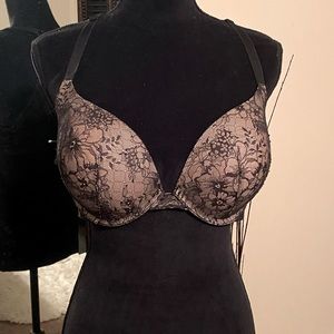 Victoria’s Secret very sexy lace bra